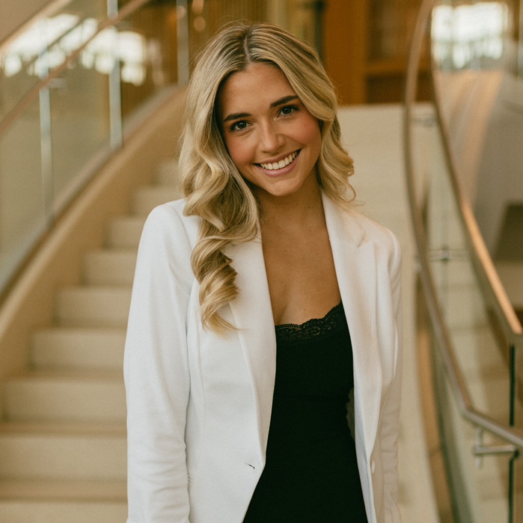 Headshot of Jenny Johnson